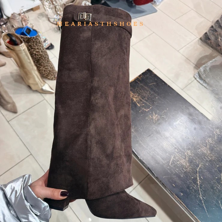 Street Fashion Winter - Women's Chunky Heel Knee High Boots