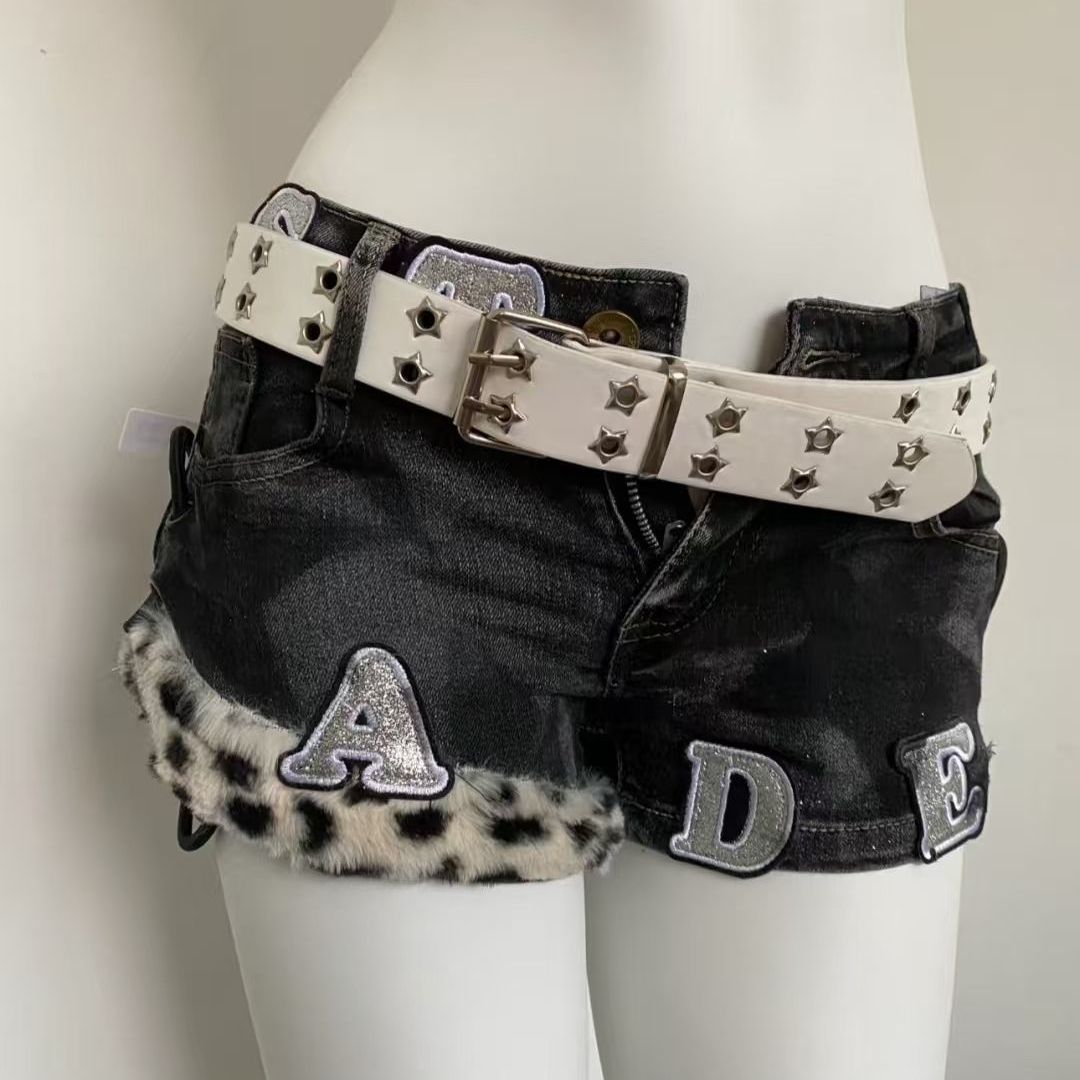 Street Fashion Girl - Y2k Embroidered Patch Denim Shorts Woman