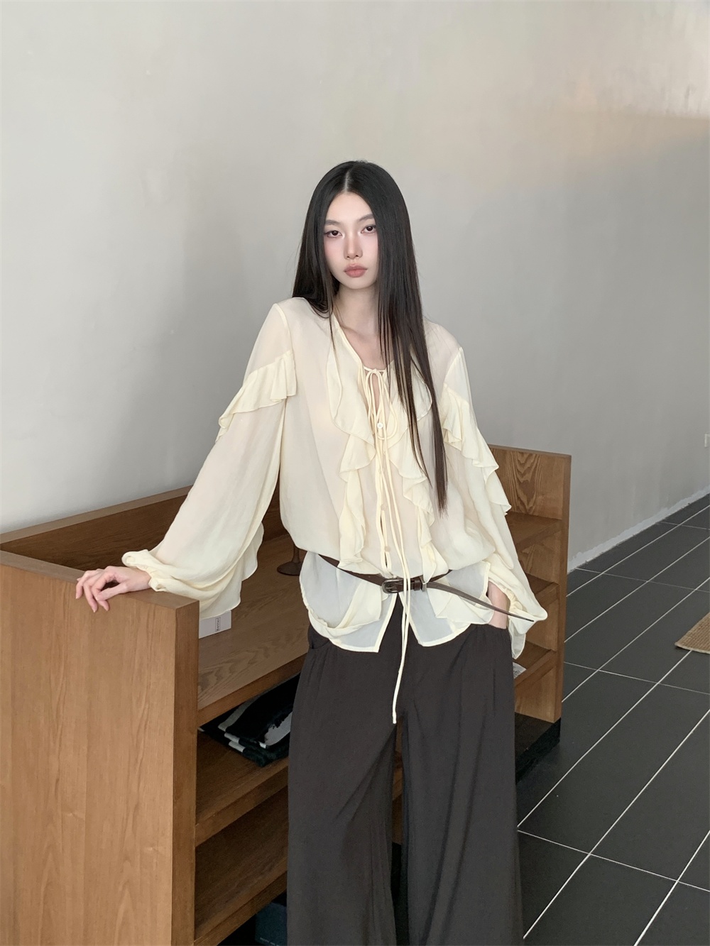CHEERART Ruffles V Neck Tie Fr - огляд і ціна Street Fashion Fall 2025