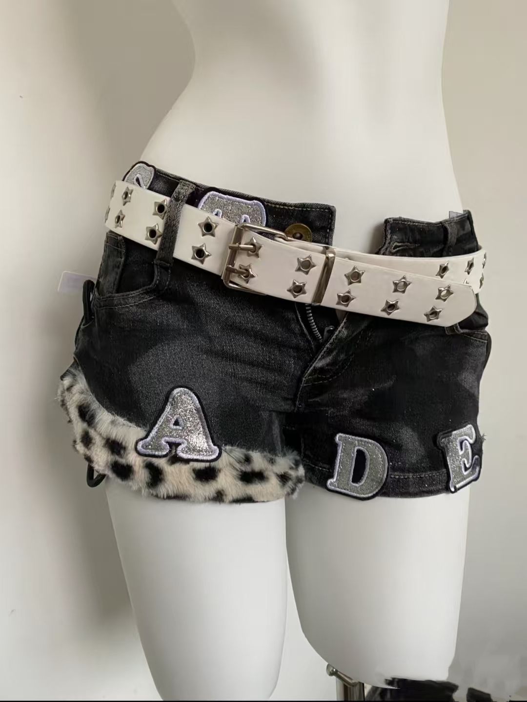 Y2k Embroidered Patch Denim Sh - огляд і ціна Street Fashion Girl