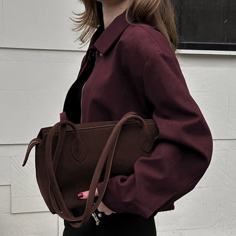 Fall Winter 2025 Wine Red Joke - огляд і ціна Street Fashion Fall 2025