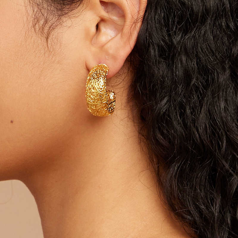 IVOG C Shape Hollowed Out Earr - огляд і ціна Street Fashion Websites